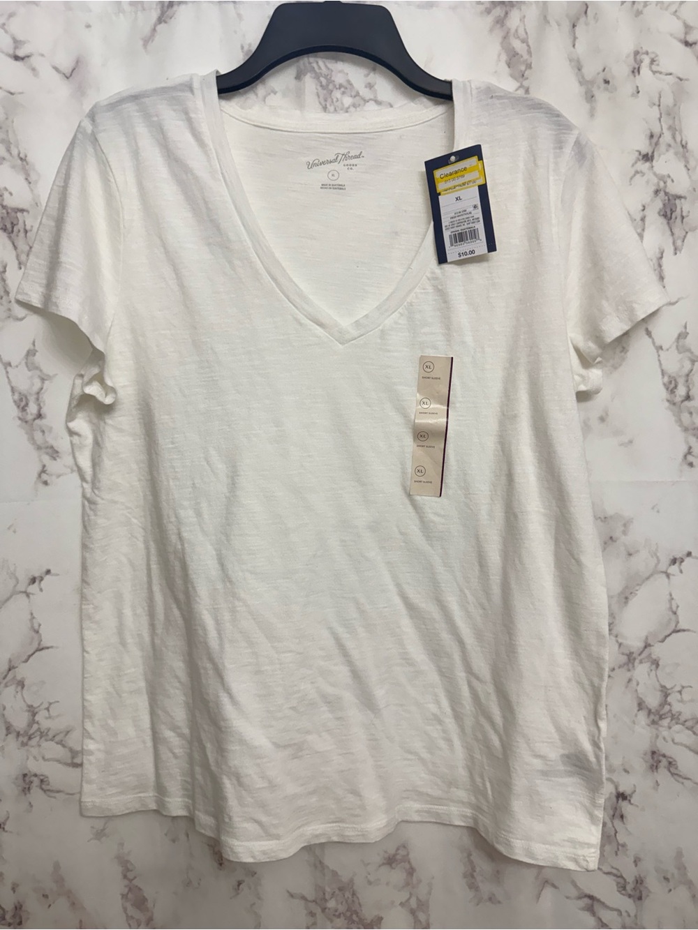 Universal Thread White V-Neck Short Sleeve Tee